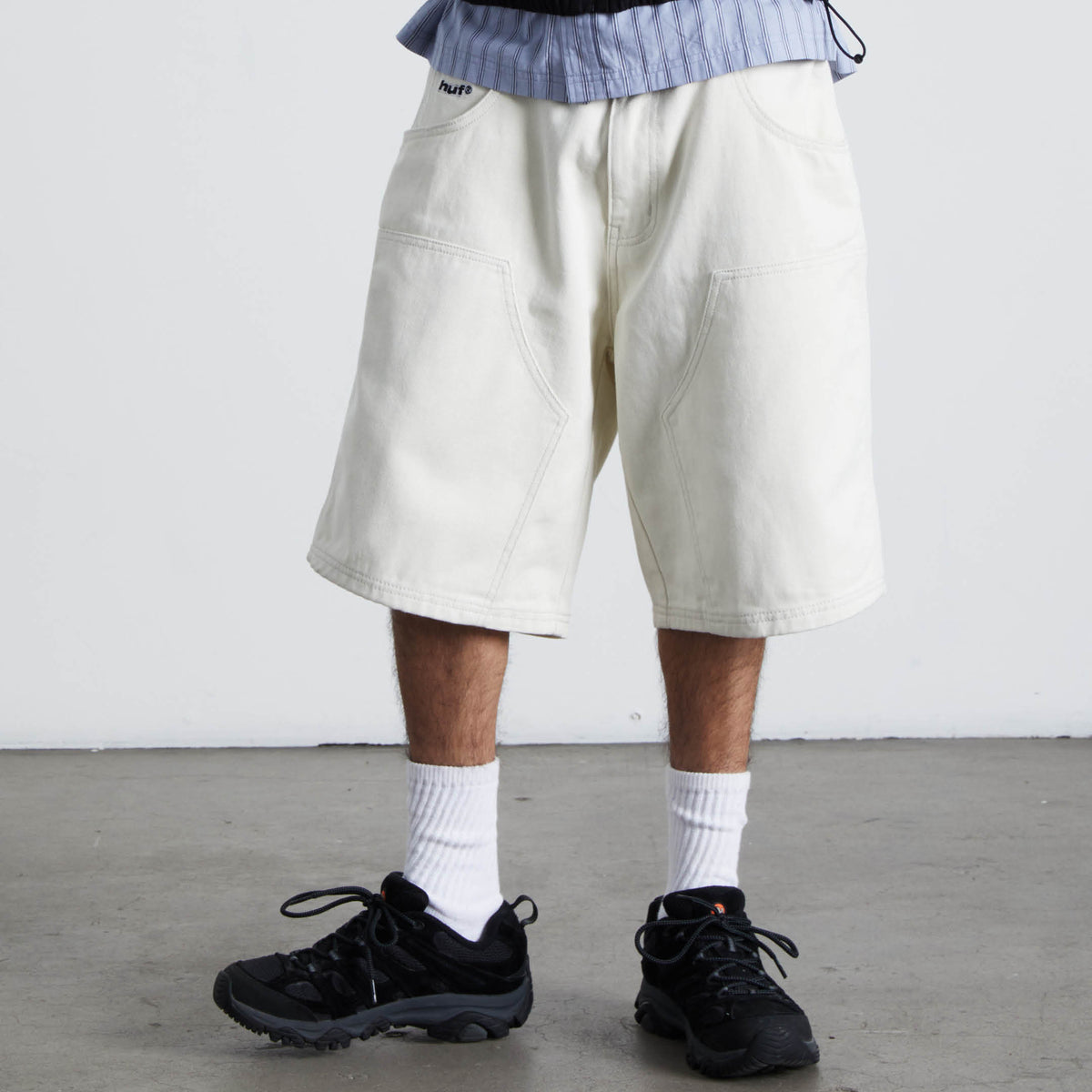 Kinda Loose Double-Knee Short