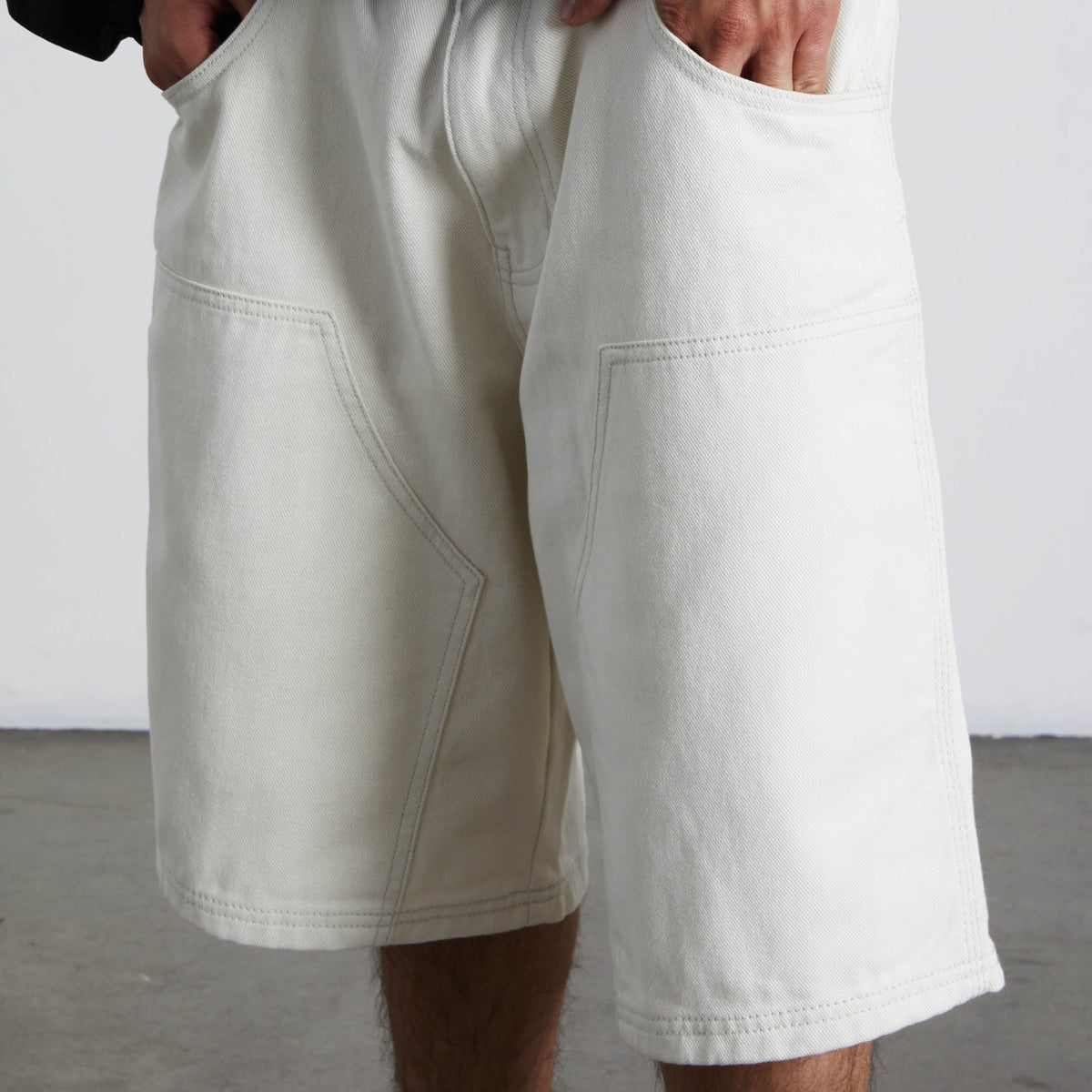 Kinda Loose Double-Knee Short
